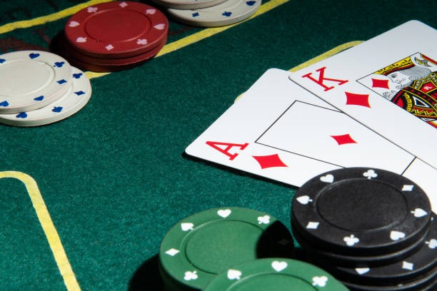 Money Train slot interface on kotaslot mobile showing five reels and paytable